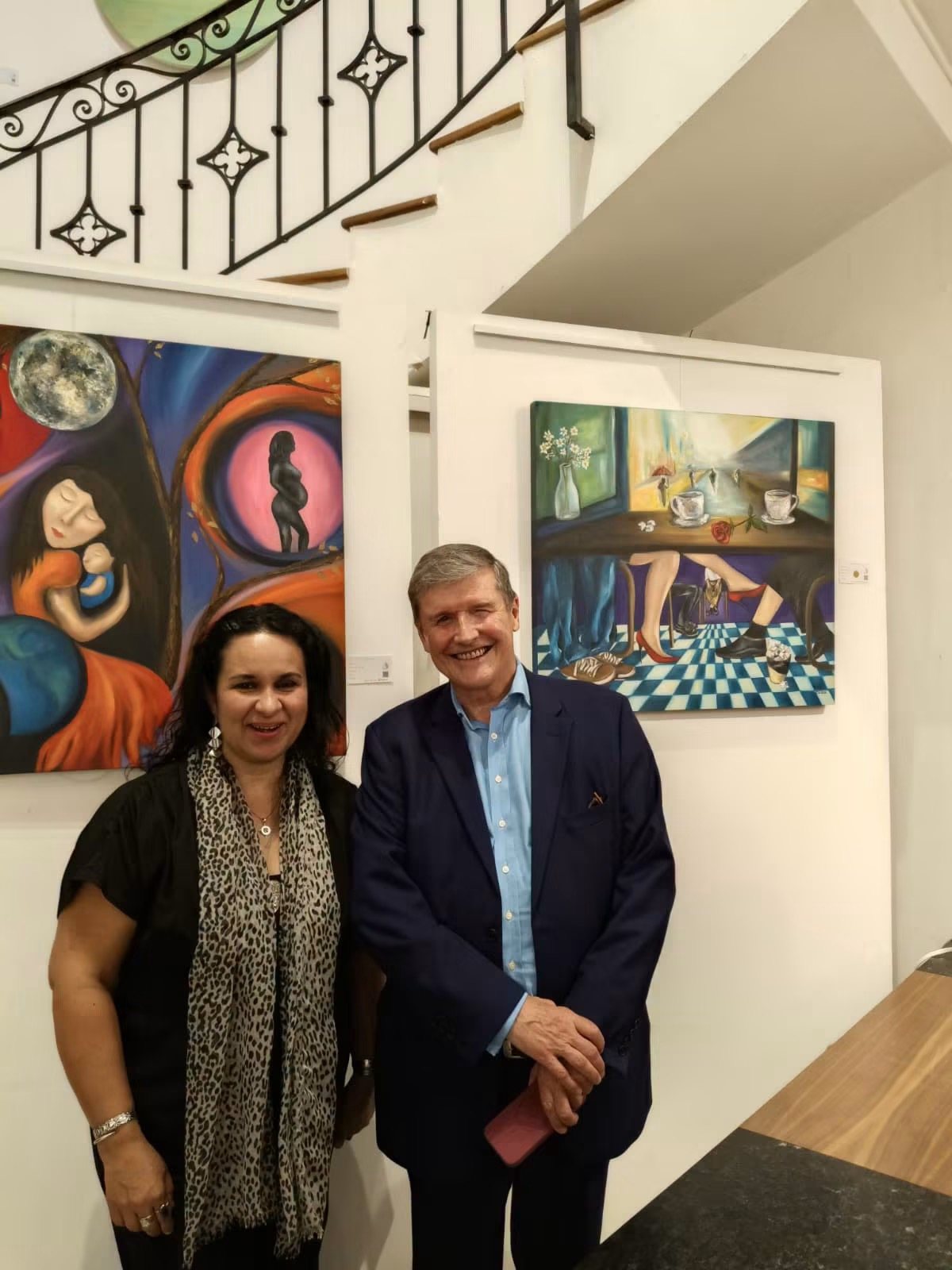 Representantes en una exposición cultural